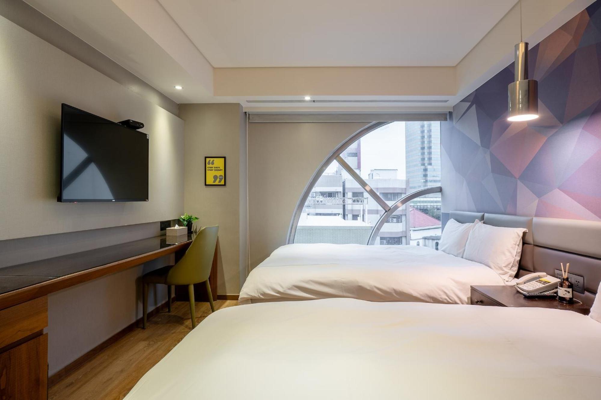 Check Inn Taichung Wenxin Zhongqing Exterior foto