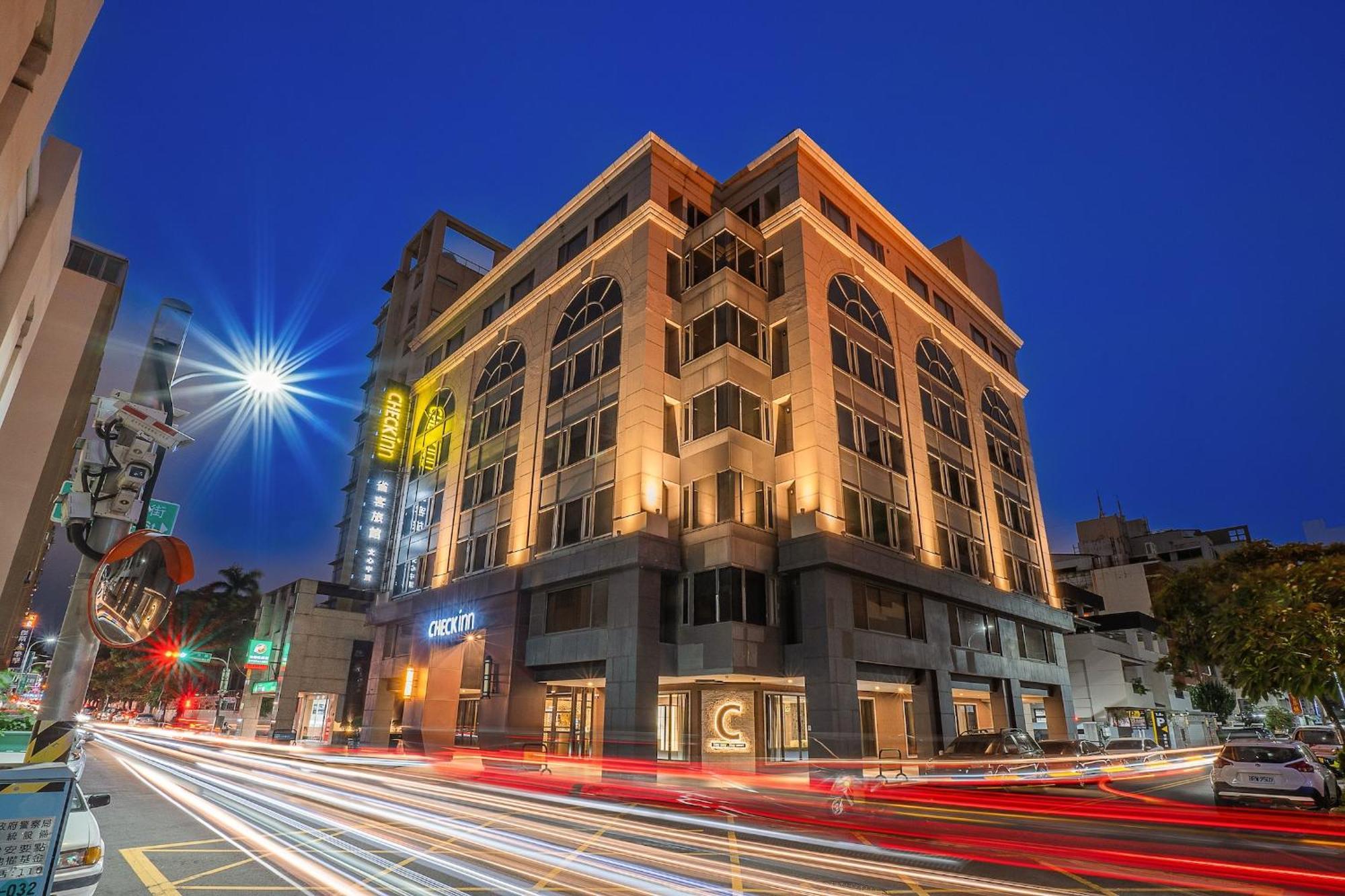 Check Inn Taichung Wenxin Zhongqing Exterior foto