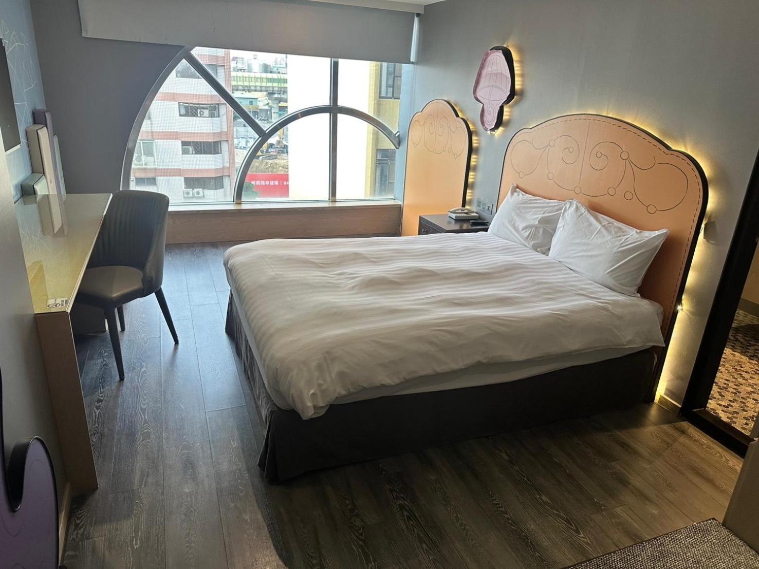 Check Inn Taichung Wenxin Zhongqing Exterior foto